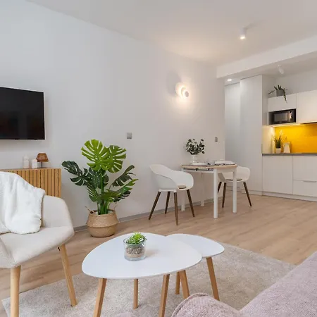 Wyjatkowy Apartament Prestige Kawalerka W Centrum Lodzi Exterior photo